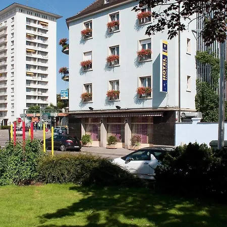 Paul & Pia - Welcome 3*