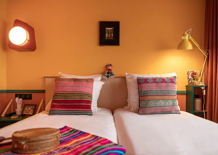 PAUL&PIA - Welcome Home Hotel 3*